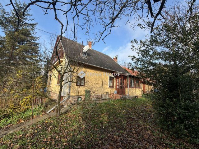 Eladó családi ház, Száron 62.9 M Ft, 2 szobás