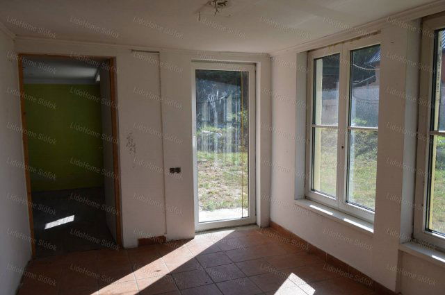 Eladó családi ház, Balatonszárszón 24.9 M Ft, 3 szobás