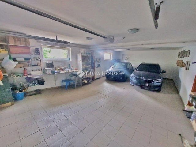 Eladó családi ház, Szentendrén 228 M Ft, 6 szobás