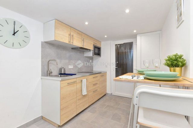 Eladó téglalakás, Budapesten, VI. kerületben, Király utcában