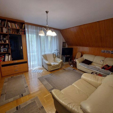 Eladó családi ház, Pécsett 129 M Ft, 6 szobás