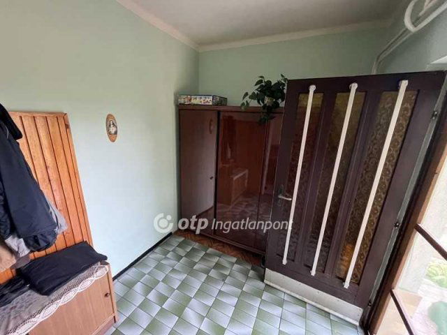 Eladó családi ház, Kazáron 25.6 M Ft, 4 szobás