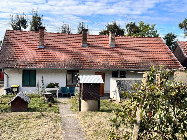 Eladó családi ház, Gödöllőn 120 M Ft, 3 szobás