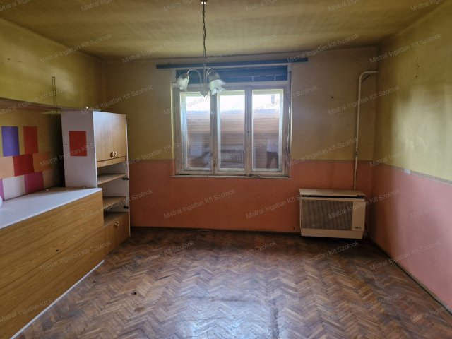 Eladó családi ház, Rákóczifalván 15.9 M Ft, 2 szobás