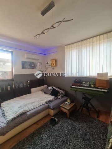 Eladó családi ház, Budapesten, XV. kerületben 219.9 M Ft