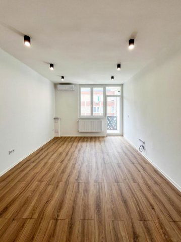 Eladó téglalakás, Tatabányán 44.5 M Ft, 2+1 szobás