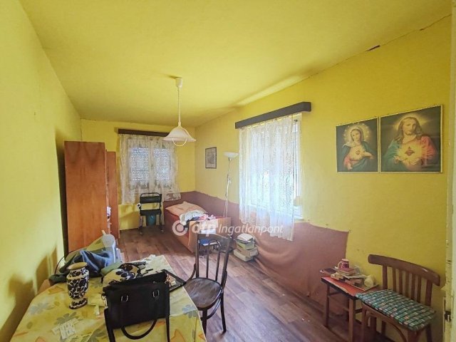 Eladó családi ház, Jászladányon 7.9 M Ft, 2 szobás