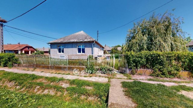 Eladó családi ház, Zsarolyánon 21.8 M Ft, 3 szobás