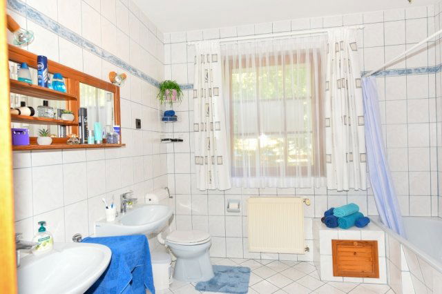 Eladó családi ház, Veszprémben 219.9 M Ft, 3+3 szobás