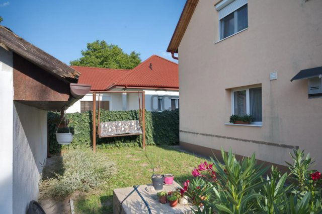 Eladó családi ház, Csömörön 125 M Ft, 4 szobás