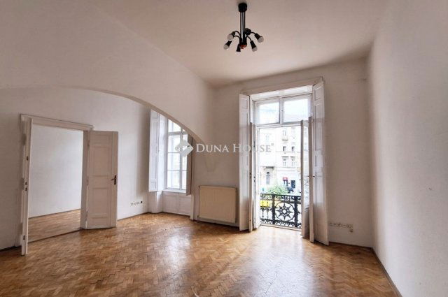 Kiadó téglalakás, albérlet, Budapesten, V. kerületben
