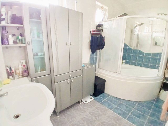 Eladó családi ház, Tökölön 114.9 M Ft, 5 szobás