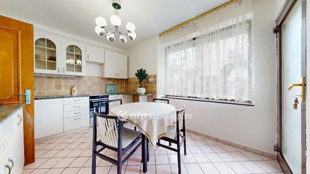 Eladó családi ház, Miskolcon 119 M Ft, 5+4 szobás