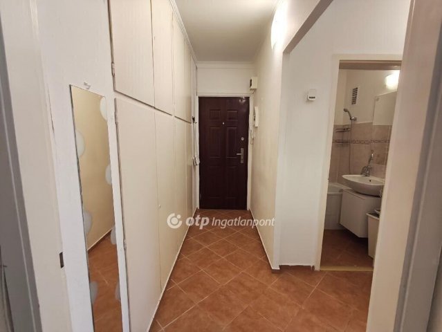 Eladó panellakás, Budaörsön 69.5 M Ft, 2 szobás