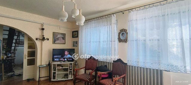Eladó családi ház, Szolnokon 49 M Ft, 4 szobás