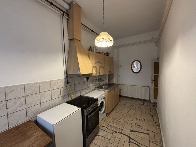 Kiadó téglalakás, albérlet, Pécsett 140 E Ft / hó, 2 szobás