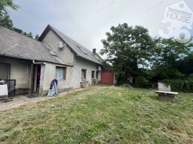 Eladó családi ház, Dunaföldváron 33.9 M Ft, 3 szobás