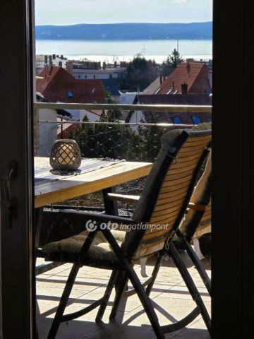 Eladó téglalakás, Balatonfüreden 170 M Ft, 3 szobás