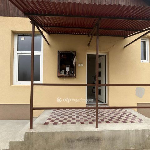 Eladó sorház, Budapesten, XVIII. kerületben 52 M Ft, 2+1 szobás