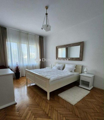 Eladó téglalakás, Pécsett 119 M Ft, 3 szobás