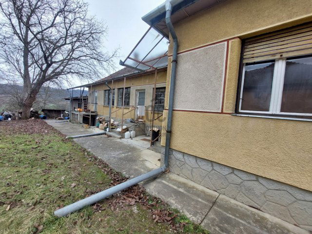 Eladó családi ház, Csőváron 59.9 M Ft, 4 szobás