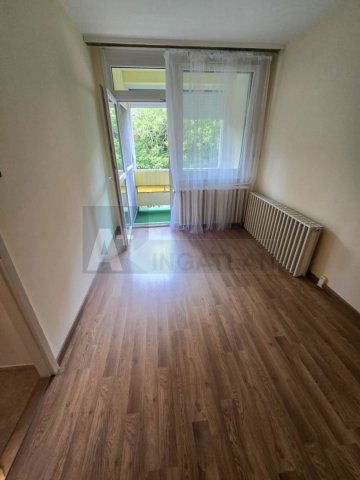 Eladó panellakás, Szegeden 45.9 M Ft, 2 szobás
