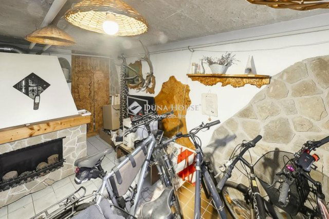 Eladó családi ház, Kecskeméten 90.99 M Ft, 6 szobás