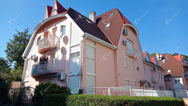 Eladó téglalakás, Hévízen 68 M Ft, 2 szobás