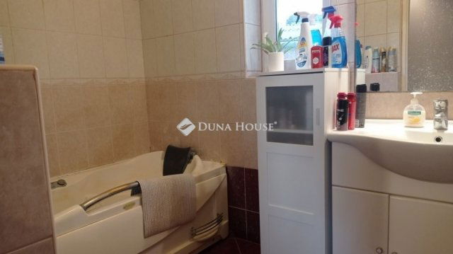 Eladó családi ház, Budapesten, XVI. kerületben 210 M Ft