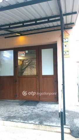 Eladó panellakás, Cegléden 36.5 M Ft, 1+1 szobás