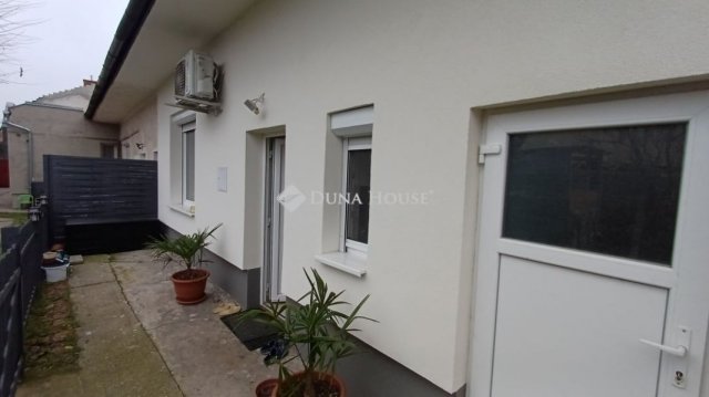 Eladó téglalakás, Budapesten, XV. kerületben 72 M Ft, 2 szobás