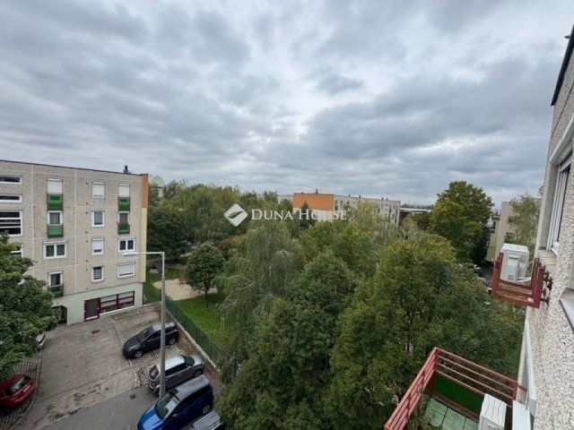 Eladó panellakás, Budapesten, XVI. kerületben 98.9 M Ft, 4 szobás