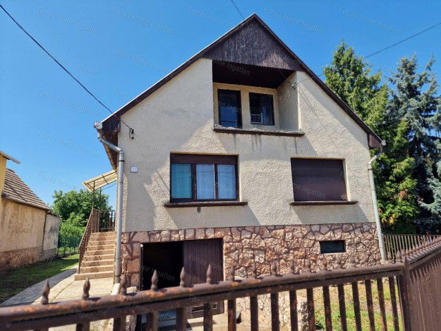 Eladó családi ház, Tatán 59 M Ft, 3 szobás