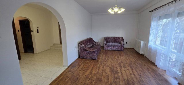 Eladó családi ház, Nagyvenyimen 64.9 M Ft, 3+1 szobás