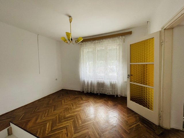 Eladó családi ház, Szolnokon 33 M Ft, 2+1 szobás