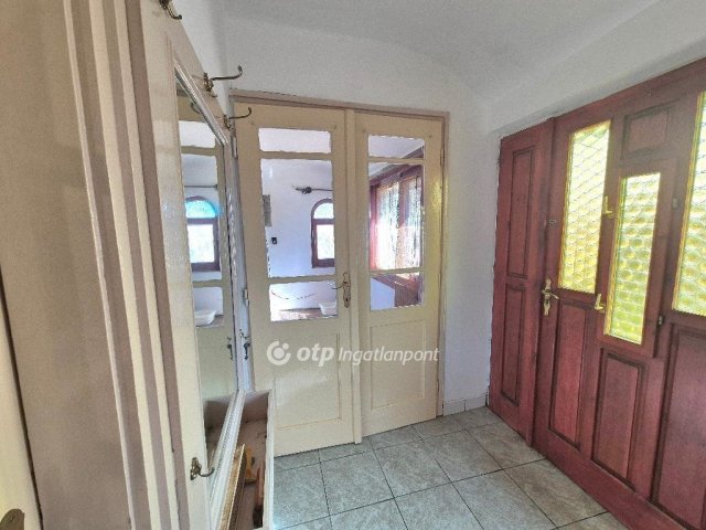 Eladó családi ház, Előszálláson 22.5 M Ft, 1+1 szobás