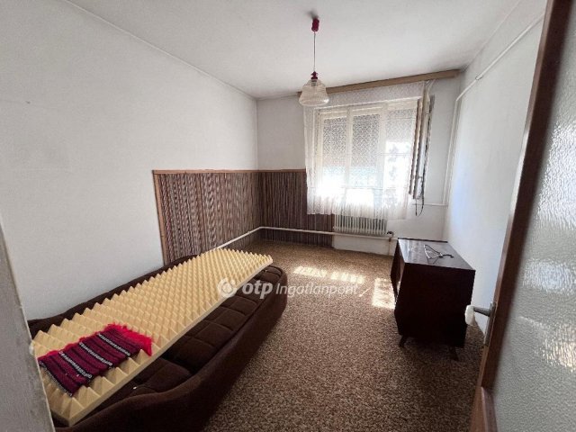 Eladó családi ház, Kunhegyesen 25 M Ft, 4 szobás
