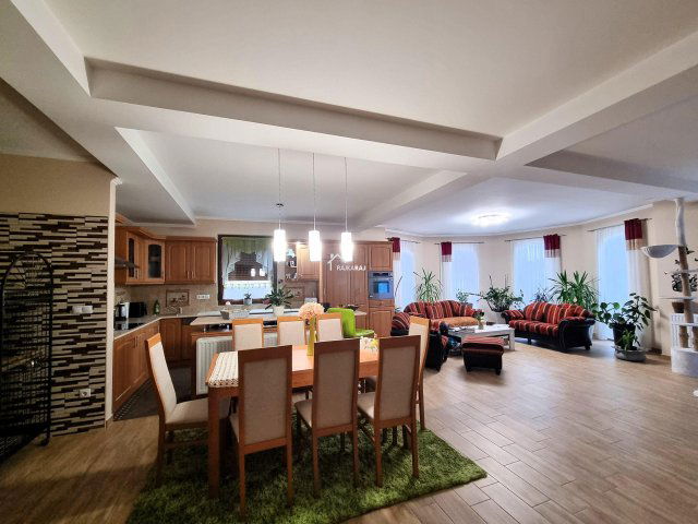 Eladó családi ház, Mosonmagyaróváron 146.9 M Ft, 4 szobás