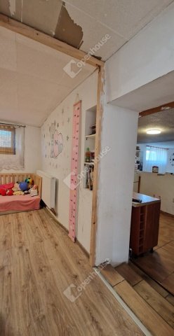 Eladó családi ház, Banán 38 M Ft, 4 szobás