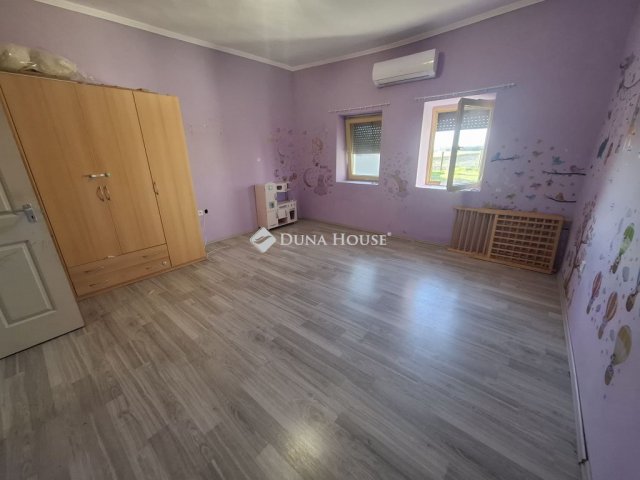 Eladó családi ház, Pálmonostorán 21 M Ft, 3 szobás