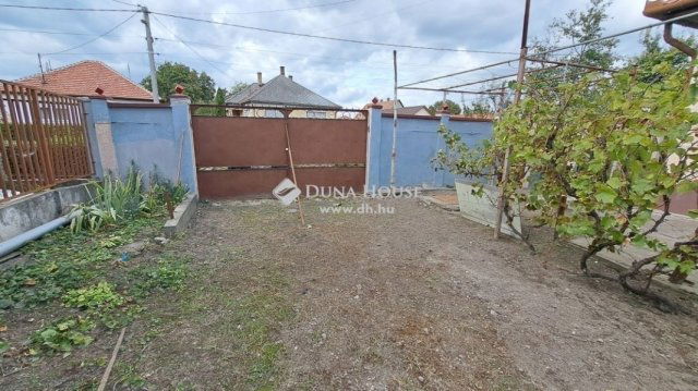 Eladó családi ház, Nagykátán 29.9 M Ft, 2 szobás