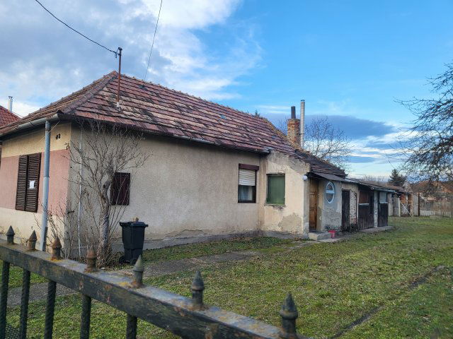Eladó családi ház, Esztergomban 39 M Ft, 2+1 szobás