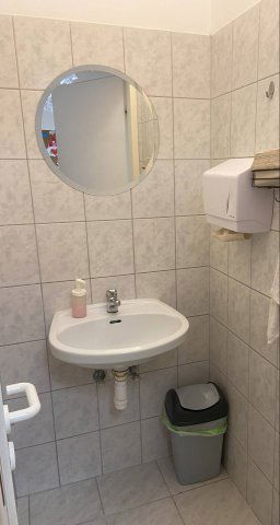 Eladó családi ház, Budapesten, III. kerületben 9.9 M Ft
