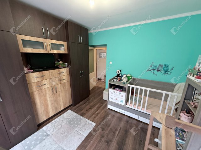 Eladó panellakás, Miskolcon 39.7 M Ft, 2+1 szobás