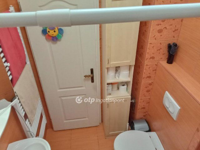 Eladó családi ház, Érden 109.9 M Ft, 6+1 szobás