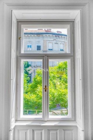 Eladó téglalakás, Budapesten, V. kerületben 109 M Ft, 2 szobás