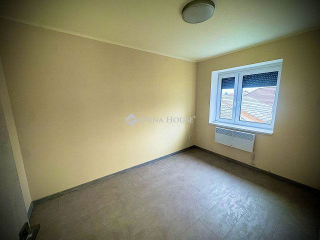 Eladó téglalakás, Budapesten, XVIII. kerületben 160 M Ft