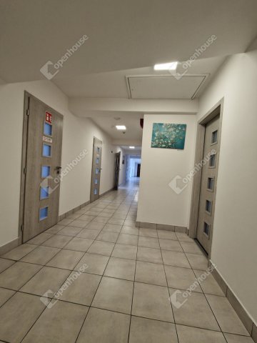 Eladó hotel, Komáromban 651.6 M Ft, 28 szobás