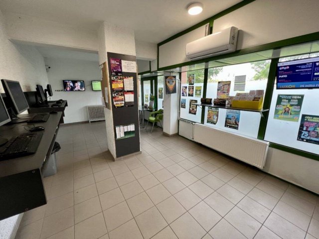 Eladó üzlethelyiség, Székesfehérvárott 46 M Ft, 4 szobás