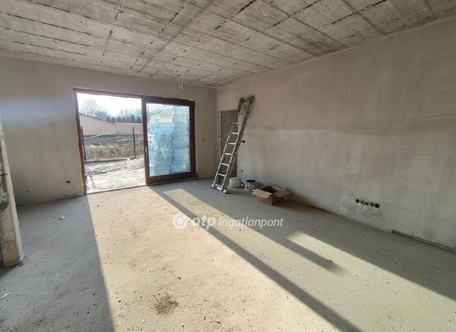 Eladó ikerház, Gárdonyban 115 M Ft, 1+3 szobás